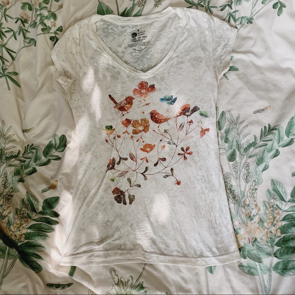 LPP artists series: Aline Yamada, birds and flower